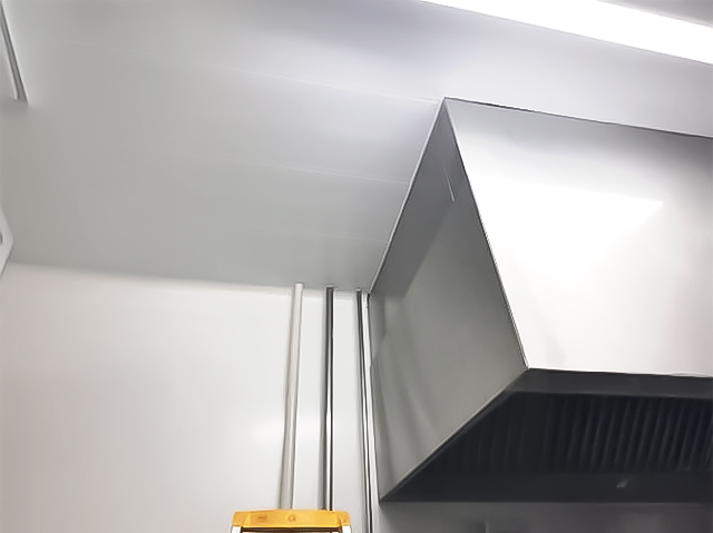 lambris pvc revetements cloisons du midi plafond restaurant cuisine collective alimentaire